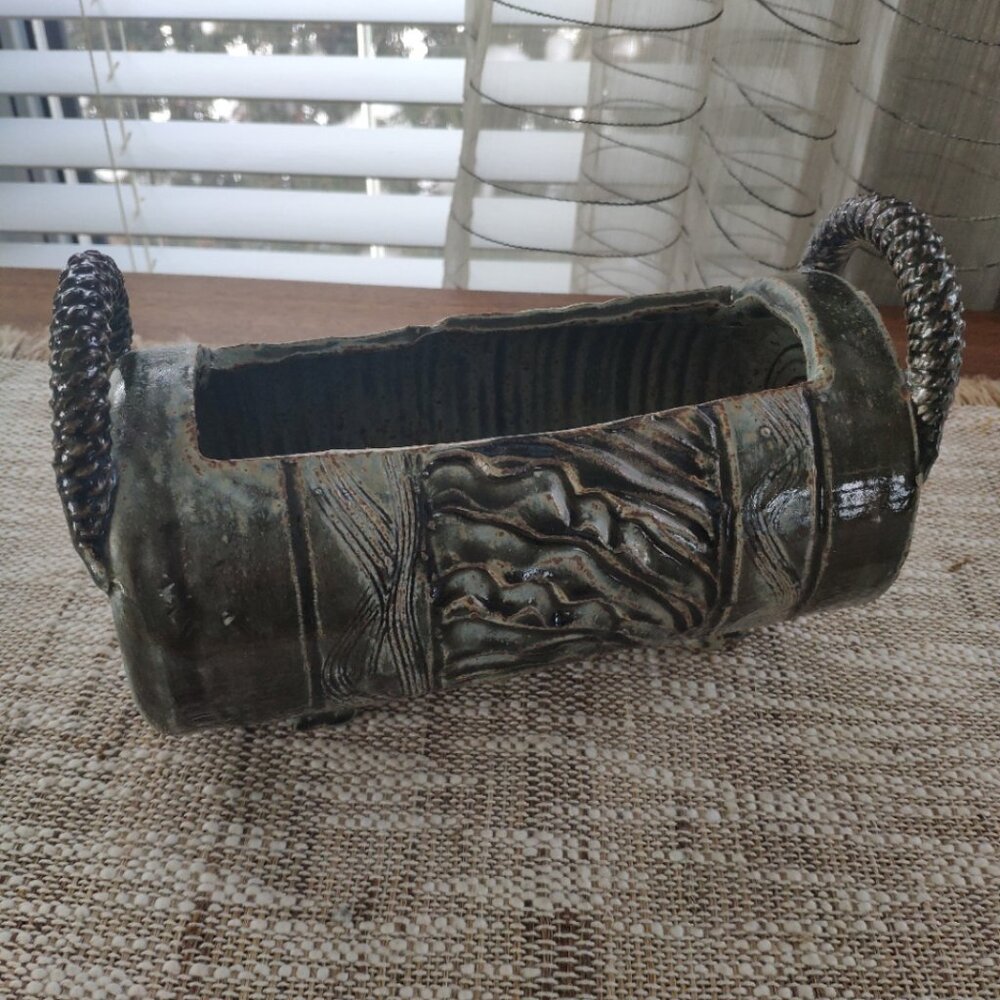 VTG Art Pottery Planter, Etched Brutalist Green Sgraffito with Handles 8.75" - Picture 3 of 16